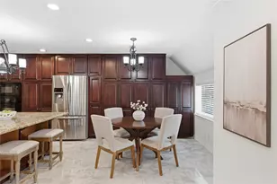 211 Faust Ln, Houston, TX 77024 - Photo 3