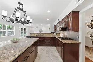 211 Faust Ln, Houston, TX 77024 - Photo 3