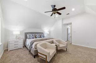 211 Faust Ln, Houston, TX 77024 - Photo 29