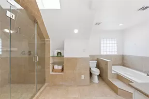 211 Faust Ln, Houston, TX 77024 - Photo 33