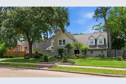 211 Faust Lane, Houston, TX 77024 - Photo 3