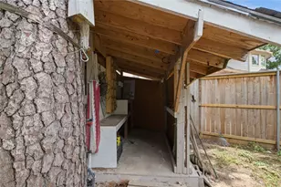 211 Faust Ln, Houston, TX 77024 - Photo 47