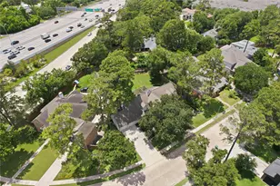 211 Faust Ln, Houston, TX 77024 - Photo 47