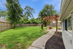 211 Faust Ln, Houston, TX 77024 - Photo 5