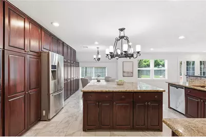 211 Faust Lane, Houston, TX 77024 - Photo 13