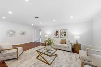 211 Faust Lane, Houston, TX 77024 - Photo 9