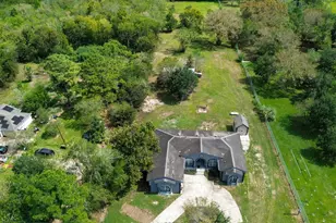 6811 Clara Ln, Rosharon, TX 77583 - Photo 1