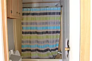 601 Travis St, Alleyton, TX 78935 - Photo 9