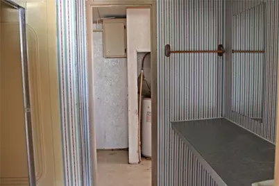 601 Travis Street, Alleyton, TX 78935 - Photo 7