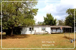 601 Travis St, Alleyton, TX 78935 - Photo 1