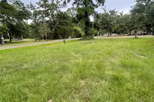 11847 W Hollyhill Dr, Plantersville, TX 77363 - Photo 5
