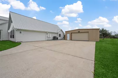 3722 Poskey, Anahuac, TX 77514 - Photo 7