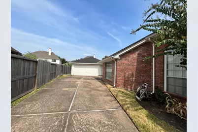 1718 Berkoff Drive, Sugar Land, TX 77479 - Photo 3