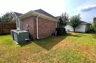 1718 Berkoff Dr, Sugar Land, TX 77479 - Photo 41