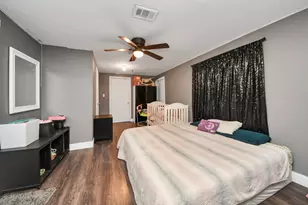 4926 Van Fleet St, Houston, TX 77033 - Photo 5