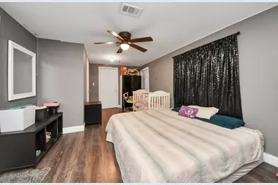 4926 Van Fleet Street, Houston, TX 77033 - Photo 5