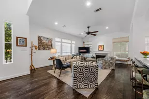 4742-40 Post Oak Timber Dr, Houston, TX 77056 - Photo 5
