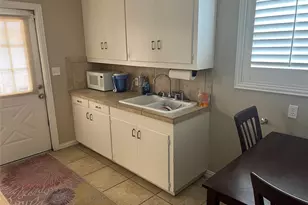 1101 Salem Rd, Victoria, TX 77904 - Photo 9