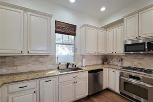 772 Nicholson St, Houston, TX 77007 - Photo 9
