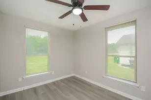 6014 Collingsworth St, Houston, TX 77026 - Photo 11