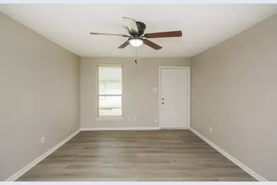 6014 Collingsworth Street #2, Houston, TX 77026 - Photo 9