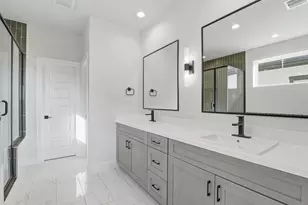 9211 Ft George St, Houston, TX 77063 - Photo 17