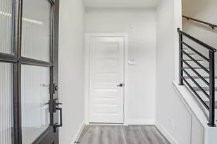 9211 Ft George St, Houston, TX 77063 - Photo 7