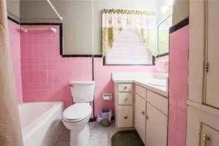 907 Peach St, El Campo, TX 77437 - Photo 13