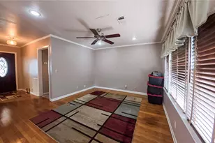 907 Peach St, El Campo, TX 77437 - Photo 7