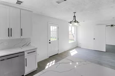 511 Chaseway Drive, Missouri City, TX 77489 - Photo 9