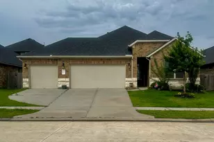 454 Westlake Lndg, Conroe, TX 77304 - Photo 1