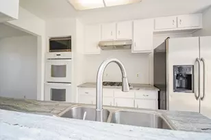 4906 E Orem Dr, Houston, TX 77048 - Photo 5