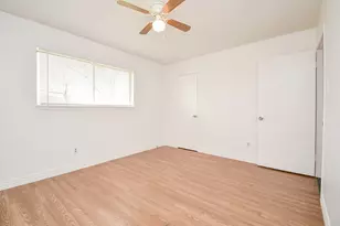 4906 E Orem Dr, Houston, TX 77048 - Photo 9