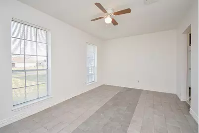 4906 E Orem Drive, Houston, TX 77048 - Photo 3