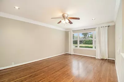 8418 Lorrie Drive, Houston, TX 77025 - Photo 3