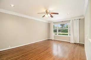 8418 Lorrie Dr, Houston, TX 77025 - Photo 3