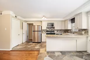 8418 Lorrie Dr, Houston, TX 77025 - Photo 7