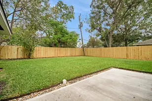 8418 Lorrie Dr, Houston, TX 77025 - Photo 21