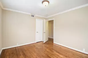 8418 Lorrie Dr, Houston, TX 77025 - Photo 17