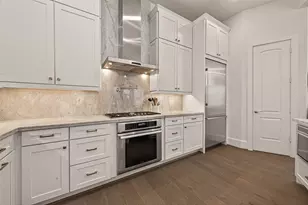 1607 W Rose Terrace Ln, Houston, TX 77055 - Photo 13