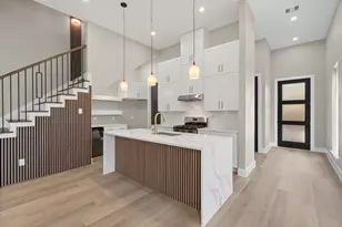 5002 Sunbeam St, Houston, TX 77033 - Photo 3