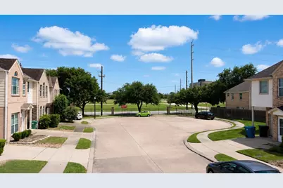 214 Plaza Del Sol Park, Houston, TX 77020 - Photo 3