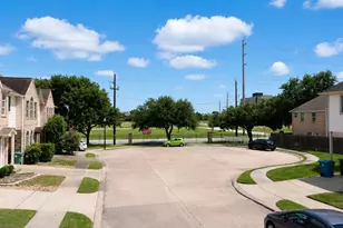 214 Plaza Del Sol Park, Houston, TX 77020 - Photo 3