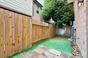 214 Plaza Del Sol Park, Houston, TX 77020 - Photo 21