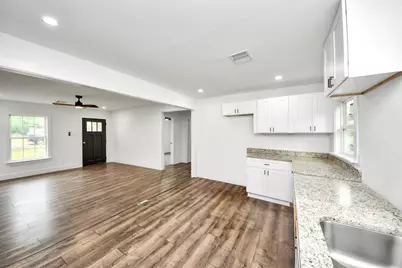 411 S Pine Road, Texas City, TX 77591 - Photo 9