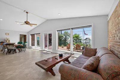 1109 Harbor View Drive, Galveston, TX 77550 - Photo 11