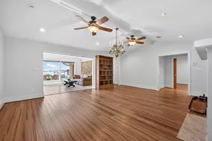 1109 Harbor View Dr, Galveston, TX 77550 - Photo 11