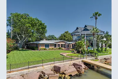 1109 Harbor View Drive, Galveston, TX 77550 - Photo 1