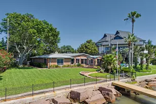 1109 Harbor View Dr, Galveston, TX 77550 - Photo 1