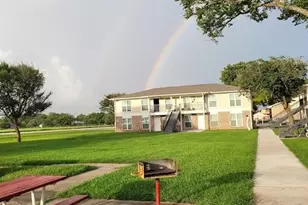 501 Henderson Ave, Palacios, TX 77465 - Photo 11